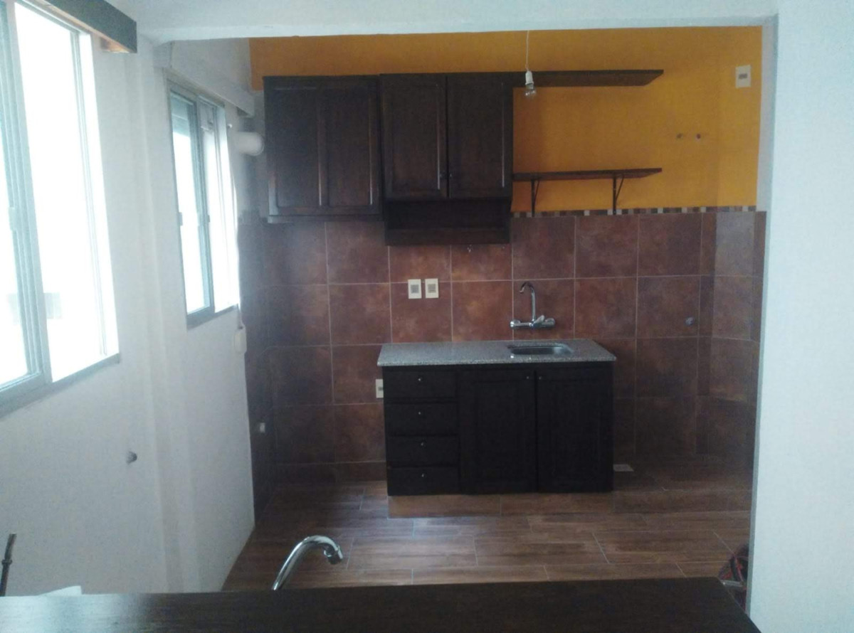Apartamento ID.6470 - Venta con Renta Apartamento 2 Dormitorios Cordón con balcon
