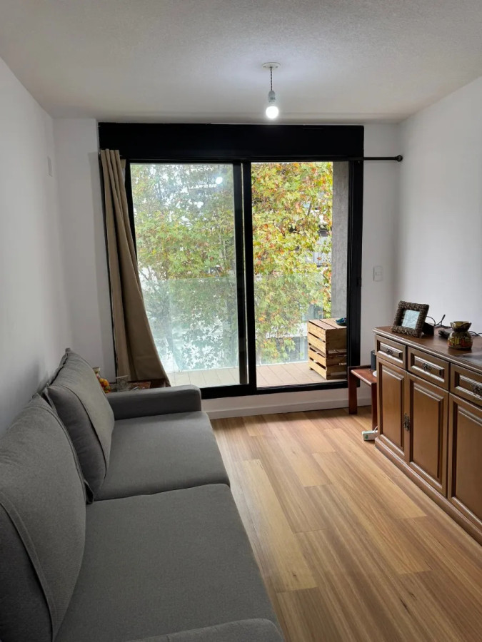 Apartamento ID.4700 - Alquiler Apartamento 2 Dormitorios Centro con cochera  