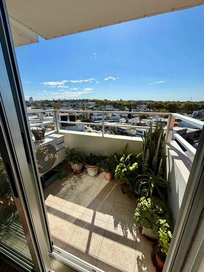 Apartamento ID.4652 - Alquiler Apartamento 2 Dormitorios Buceo con balcon y cochera