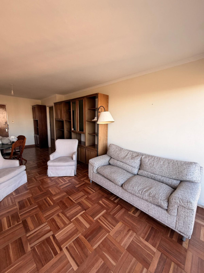 Apartamento ID.6430 - Alquiler Apartamento 2 Dormitorios Pocitos balcon y cochera