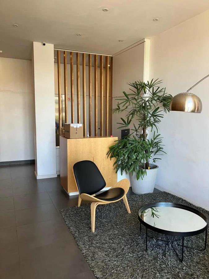 Apartamento ID.4789 - Alquiler Apartamento 2 Dormitorios Centro con balcón y garaje