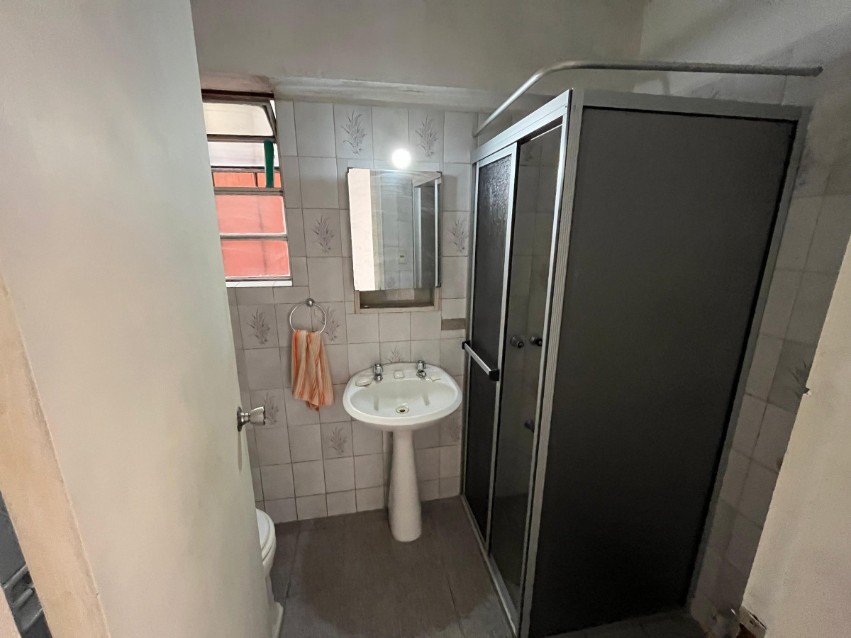 Apartamento ID.5270 - Venta Apartamento 1 Dormitorio Ciudad Vieja con patio