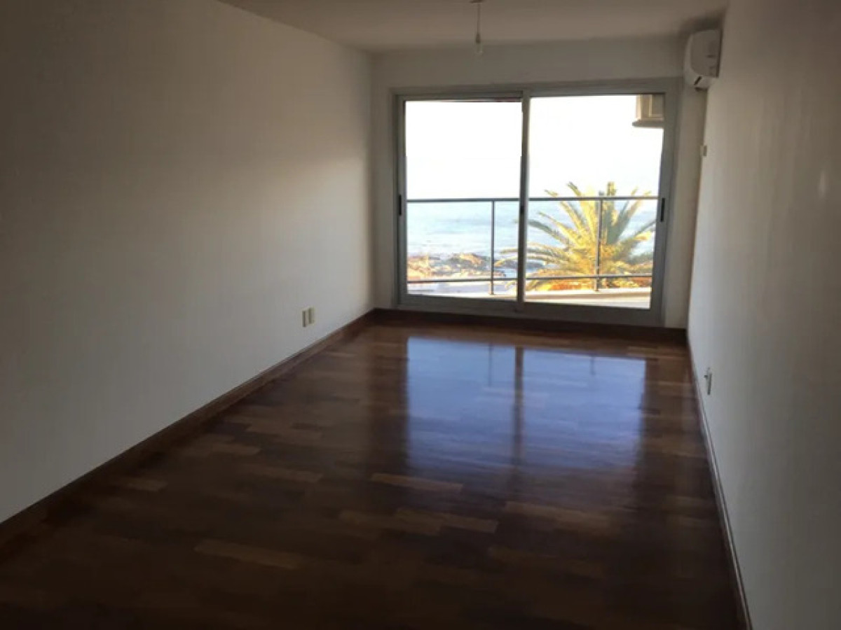 Apartamento ID.6172 - Alquiler Apartamento 1 Dormitorio Malvin con balcon y garaje