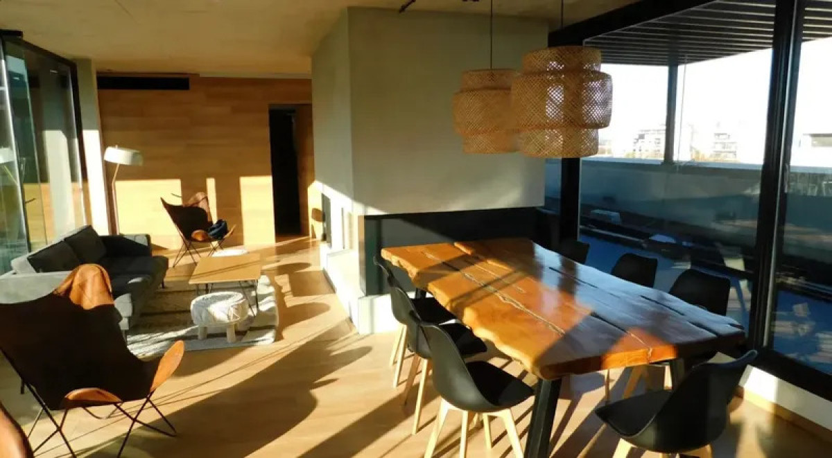 Apartamento ID.6221 - Alquiler Apartamento 2 Dormitorios Centro con balcon y garaje