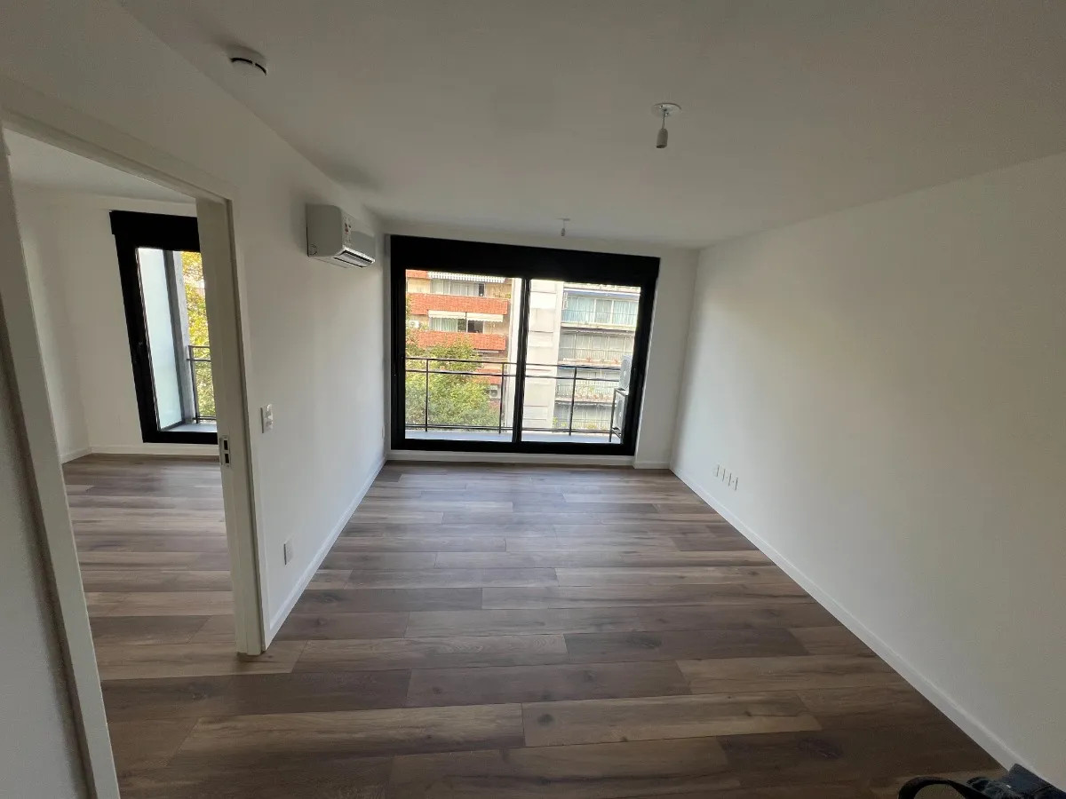 Apartamento ID.4701 - Alquiler Apartamento 1 Dormitorio Pocitos con balcón y garaje