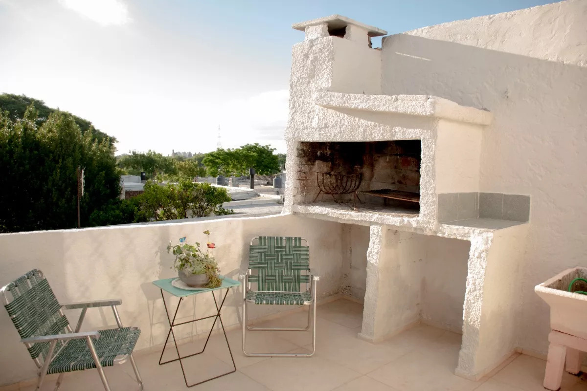 Apartamento ID.4272 - Venta Apartamento 3 Dormitorios La Comercial con Parrillero