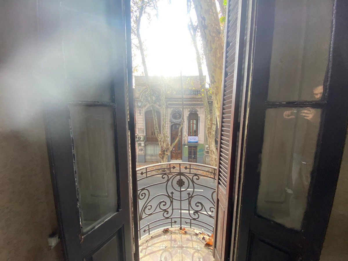 Apartamento ID.4752 - Venta Apartamento 4 Dormitorios Cordón con terraza y balcón