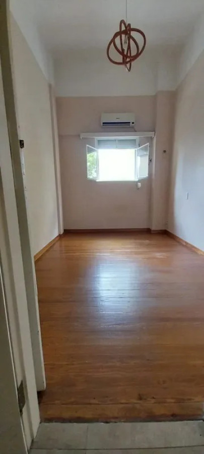 Apartamento ID.6759 - Alquiler Apartamento 2 Dormitorios Centro con balcon 