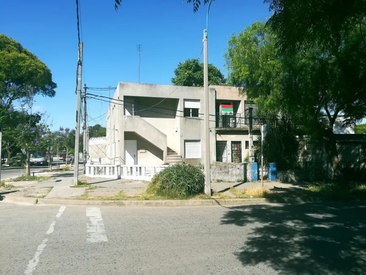 Apartamento ID.6802 - Alquiler Apartamento 2 Dormitorios La Teja con patio