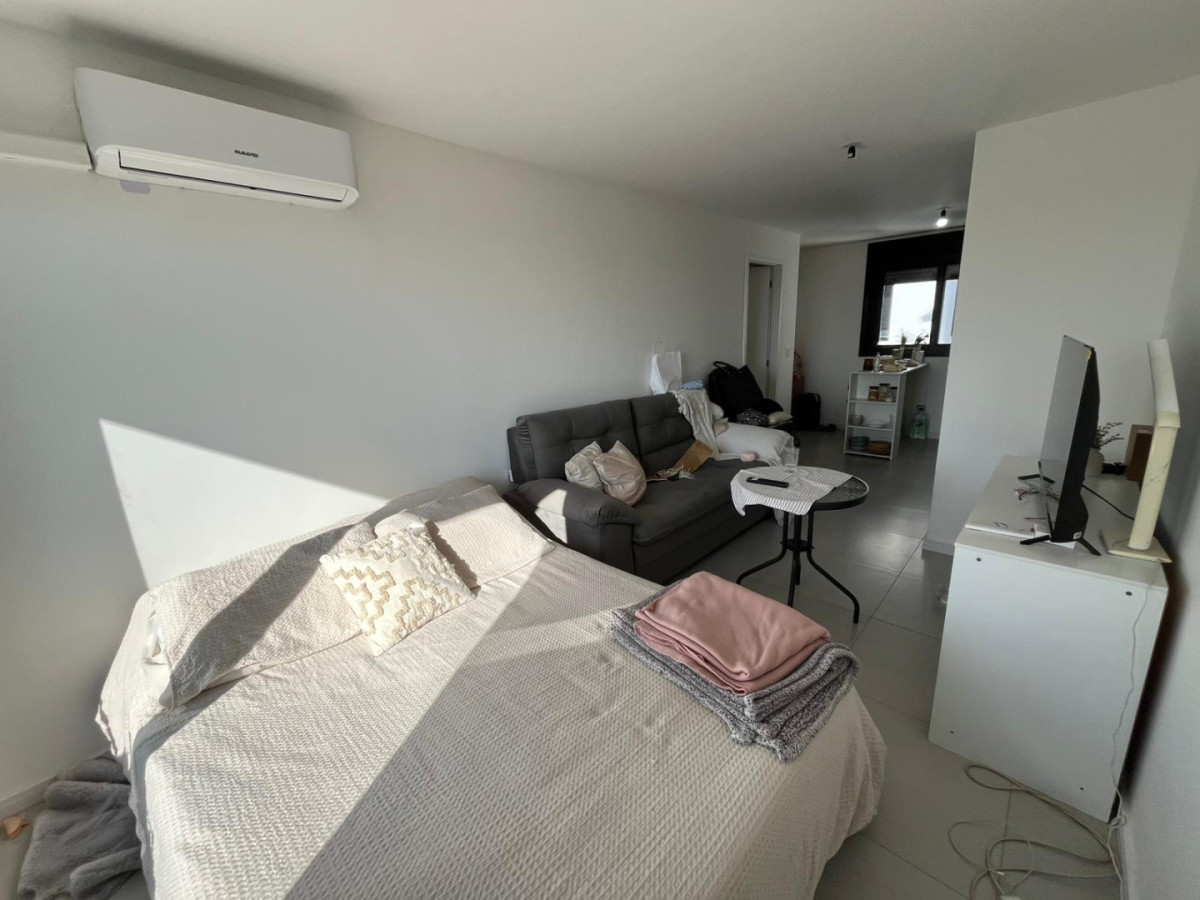 Apartamento ID.5654 - Venta con Renta Apartamento Monoambiente Cordon con balcon 