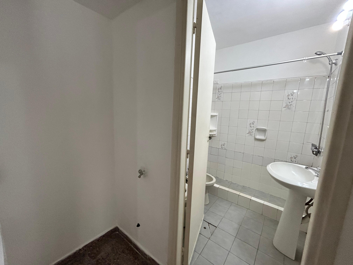 Apartamento ID.4570 - Venta Apartamento 1 Dormitorio La Blanqueada con Patio