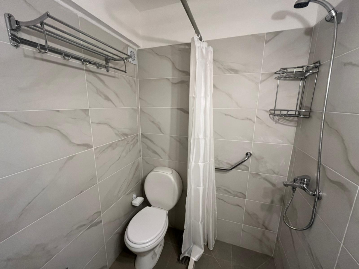 Apartamento ID.5640 - Alquiler Apartamento 4 Dormitorios Pocitos con terraza