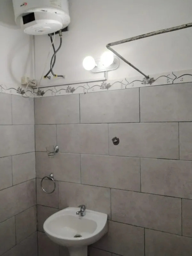 Apartamento ID.6621 - Alquiler Apartamento 1 Dormitorio Cerrito con patio