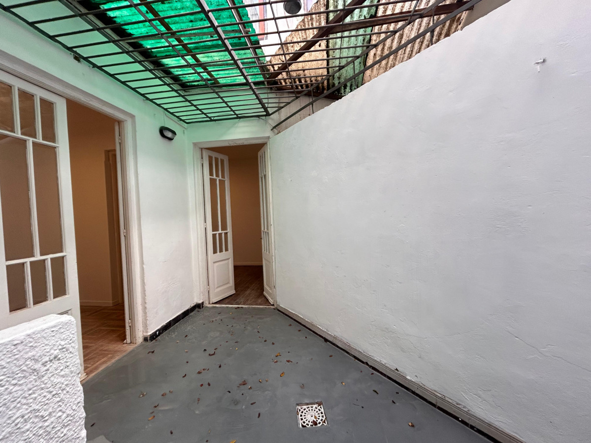 Apartamento ID.4805 - Alquiler Apartamento 2 Dormitorios Pocitos con patio interno