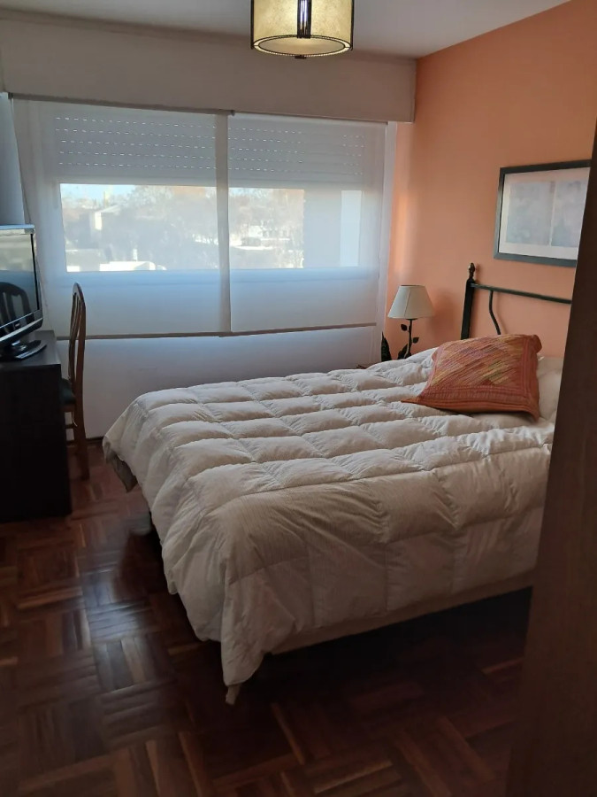Apartamento ID.4853 - Alquiler Apartamento 2 Dormitorios Aguada con balcón y garaje