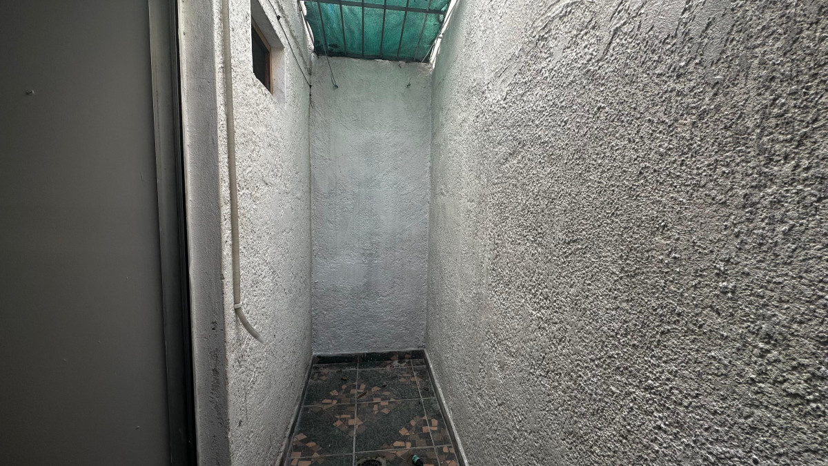 Apartamento ID.1912 - Apartamento Alquiler 1 Dormitorio y Patio La Comercial