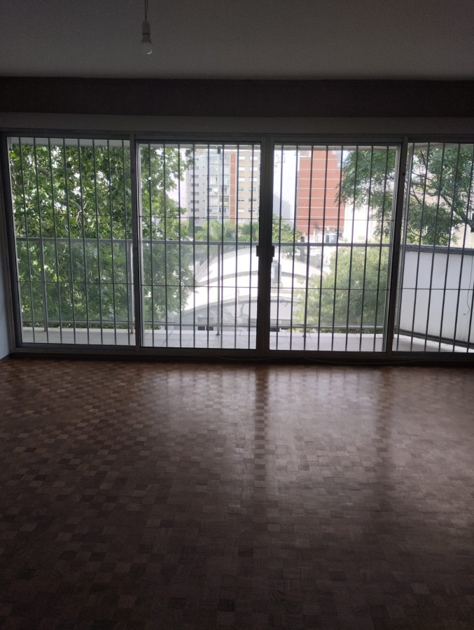 Apartamento ID.4324 - Alquiler Apartamento 4 Dormitorios Punta Carretas con Garaje