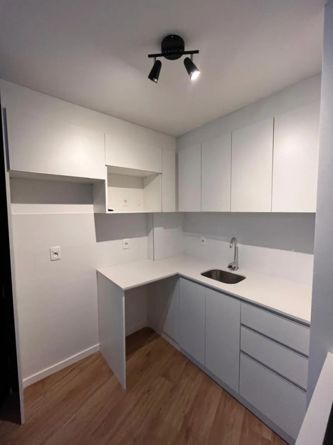 Apartamento ID.5704 - Alquiler Apartamento 1 Dormitorio La Comercial con balcon