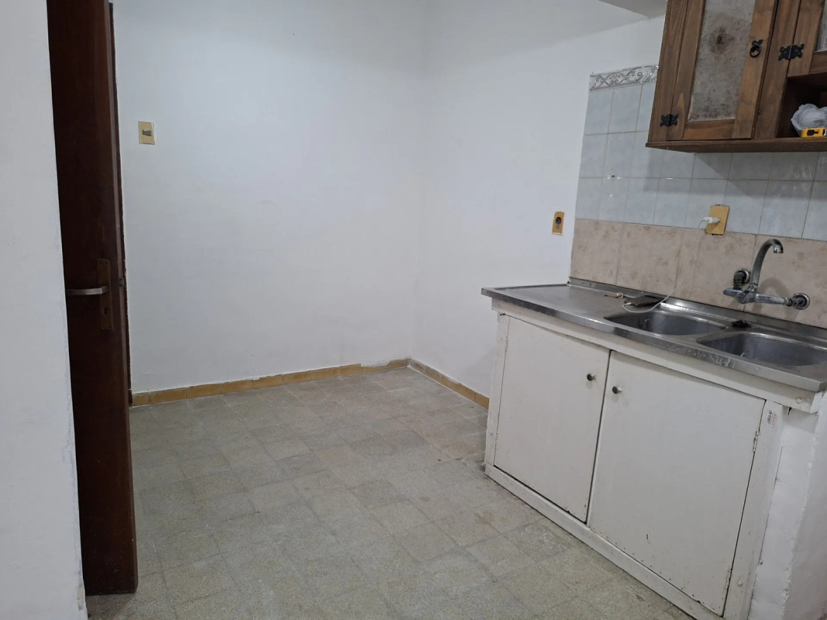 Apartamento ID.5572 - Alquiler Apartamento 1 Dormitorio Aires Puros con patio