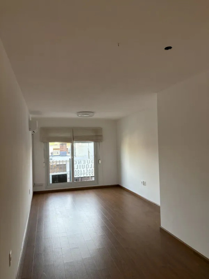Apartamento ID.6499 - Alquiler Apartamento 1 Dormitorio Pocitos con balcon 