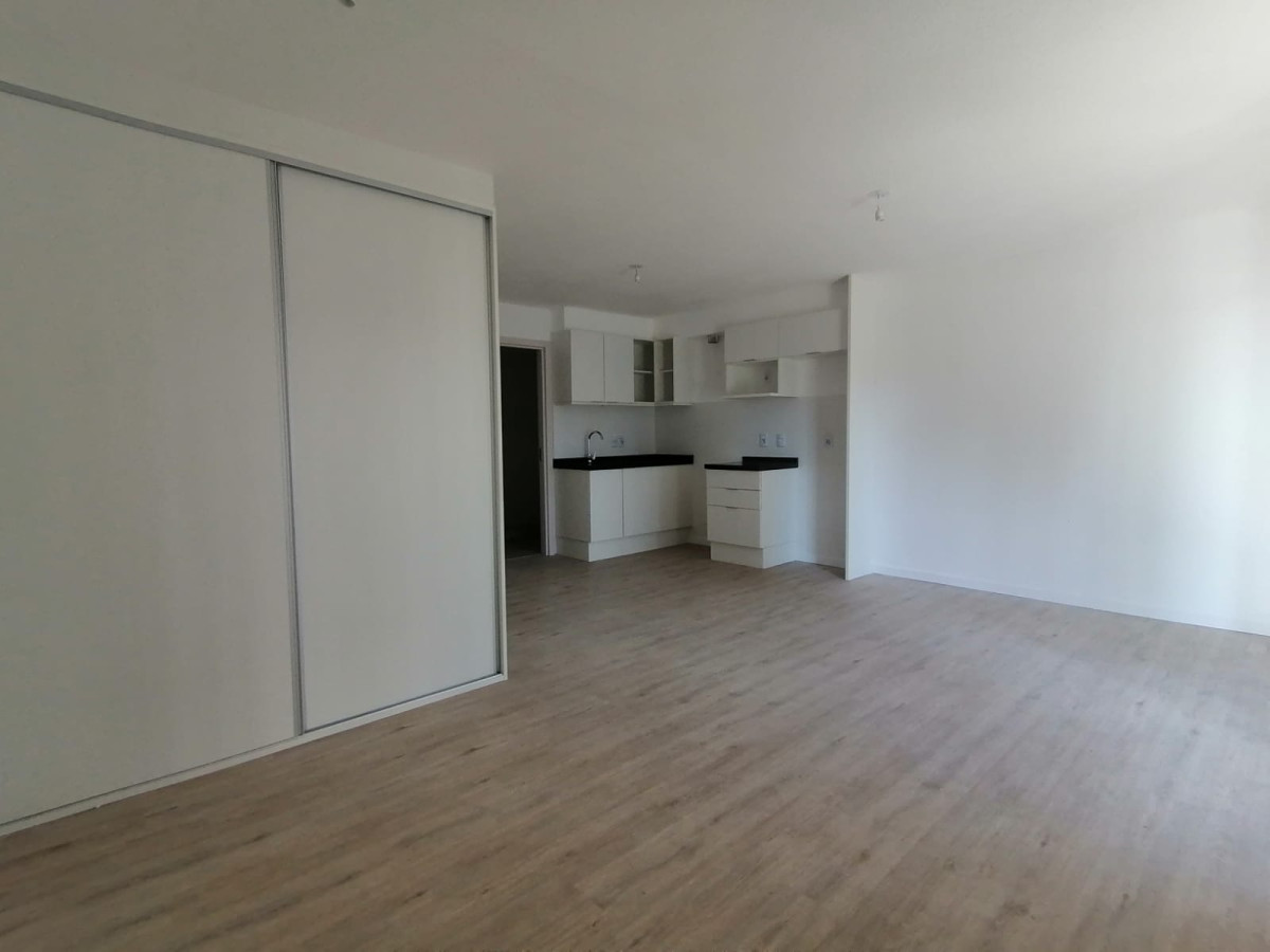 Apartamento ID.1783 - Apartamento Alquiler Monoambiente Parque Batlle Gran Balcón