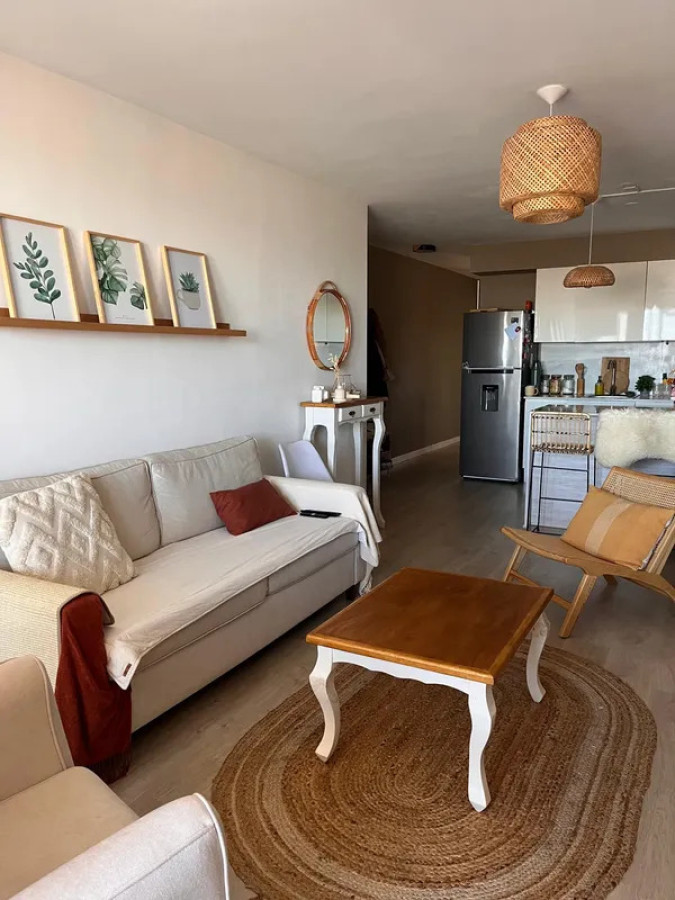 Apartamento ID.6945 - Venta con Renta Apartamento 2 Dormitorios Cordon con terraza