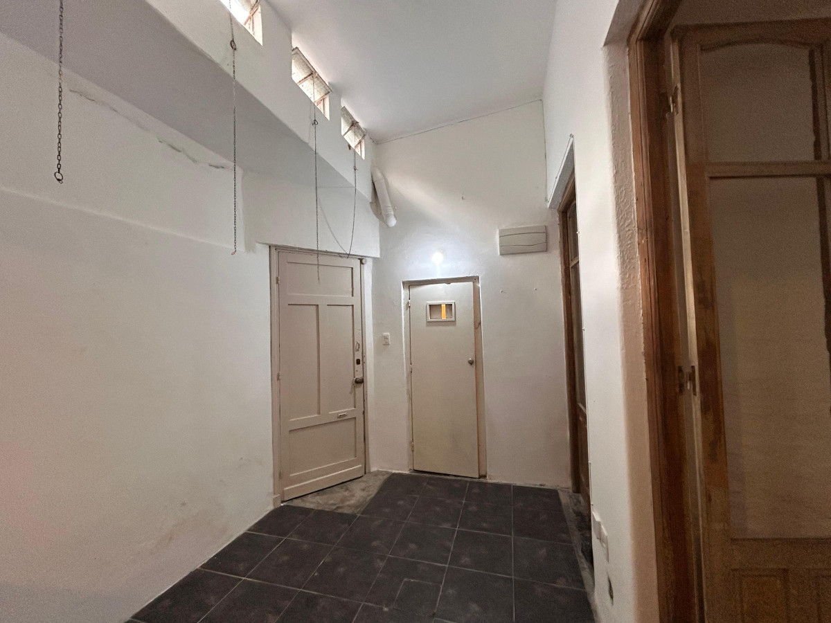 Apartamento ID.4637 - Venta con Renta Apartamento 2 Dormitorios Tres Cruces
