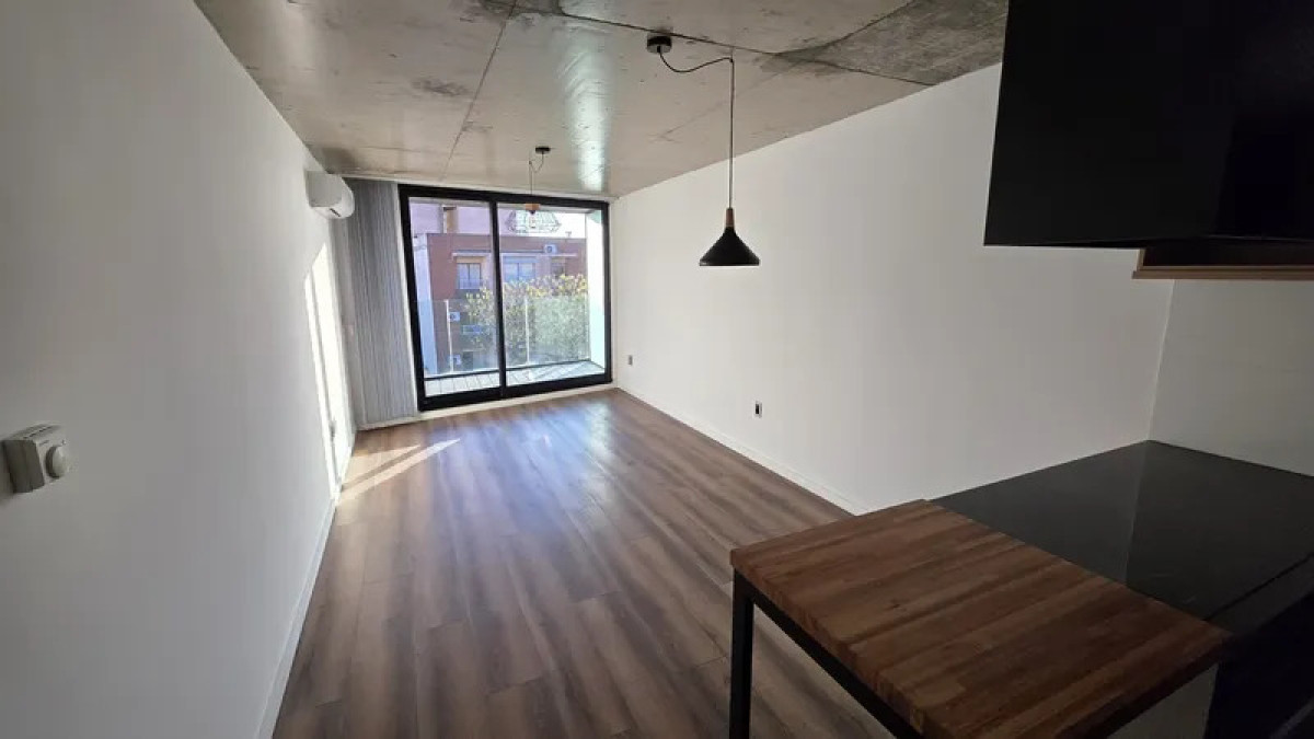 Apartamento ID.6754 - Alquiler Apartamento 1 Dormitorio Pocitos con balcon y garaje 