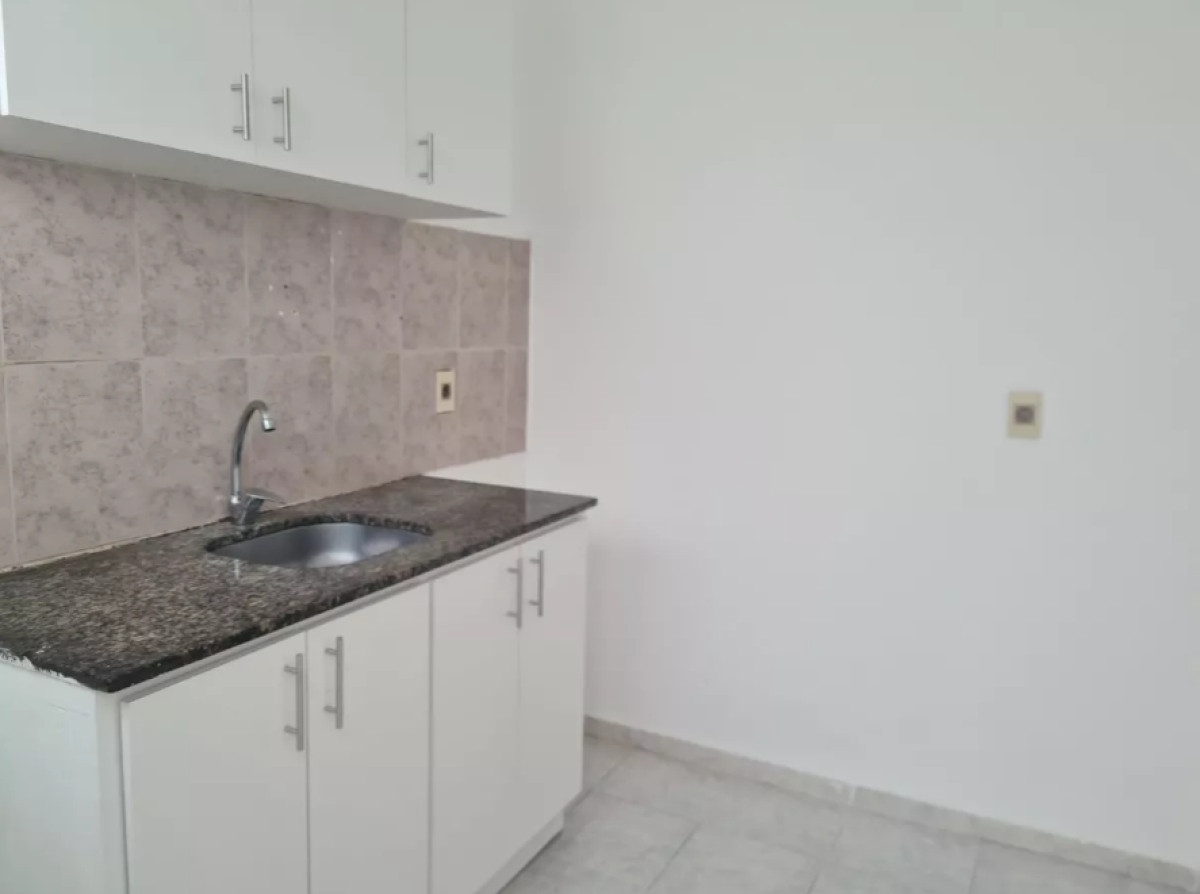 Apartamento ID.3245 - Alquiler Apartamento 2 Dormitorios Barrio Sur con Patio