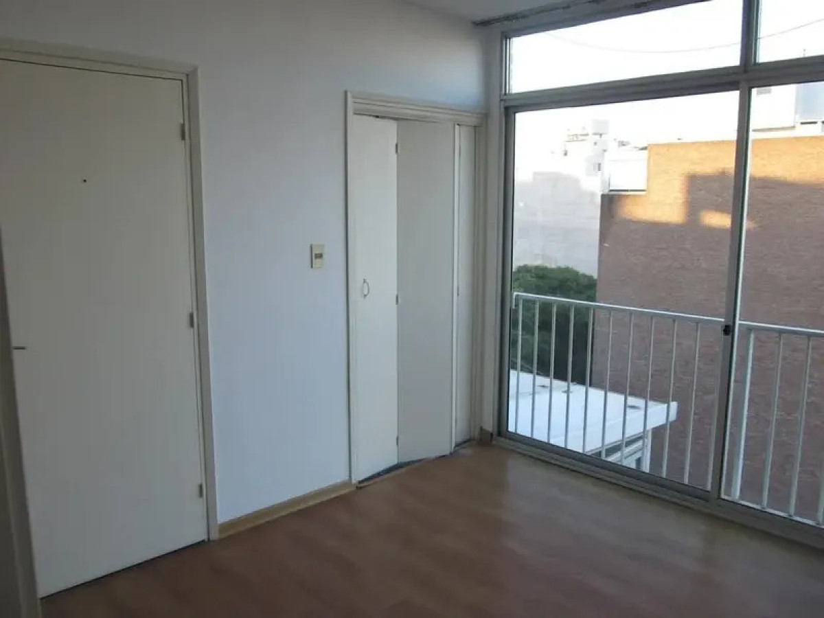 Apartamento ID.6829 - Alquiler Apartamento 2 Dormitorios Punta Carretas con cochera