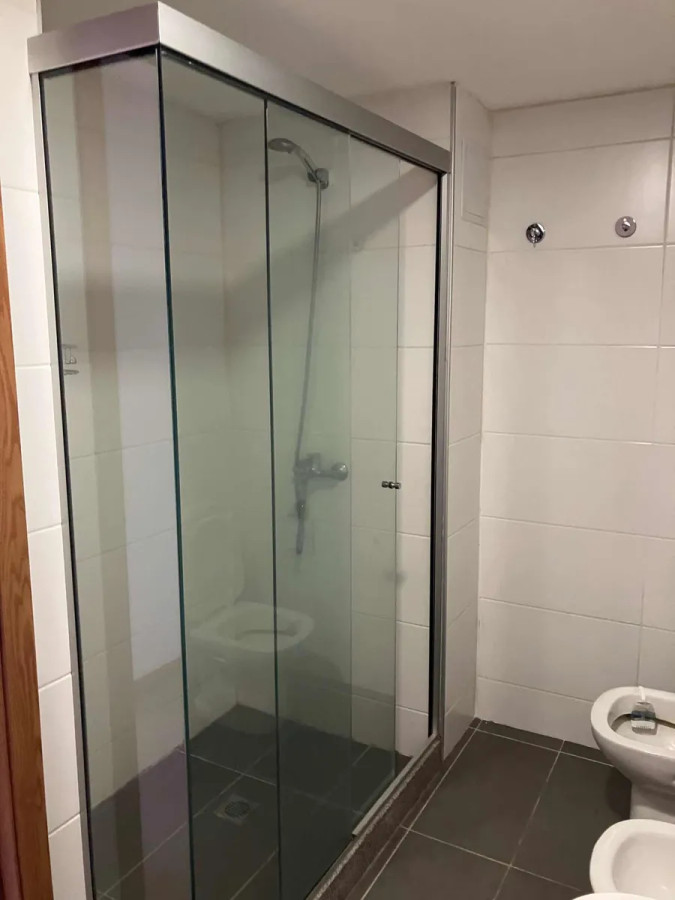 Apartamento ID.4789 - Alquiler Apartamento 2 Dormitorios Centro con balcón y garaje