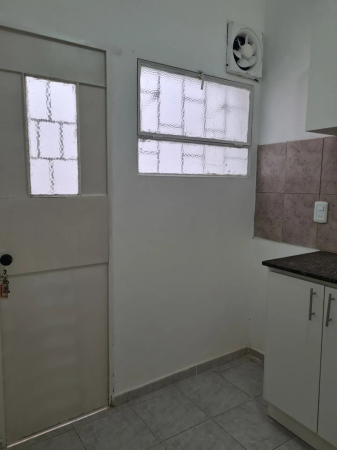 Apartamento ID.3245 - Alquiler Apartamento 2 Dormitorios Barrio Sur con Patio