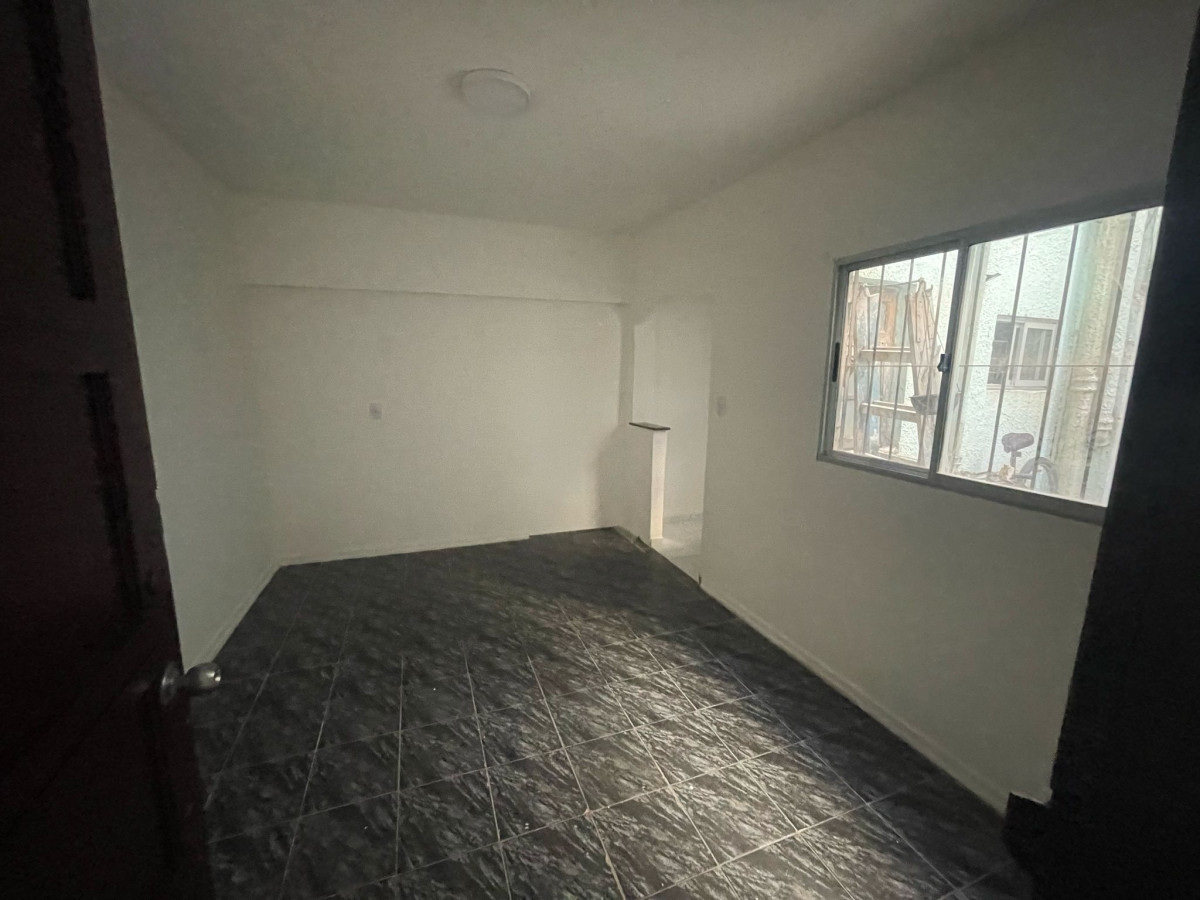 Apartamento ID.4666 - Venta Apartamento 1 Dormitorio Ciudad Vieja con Patio