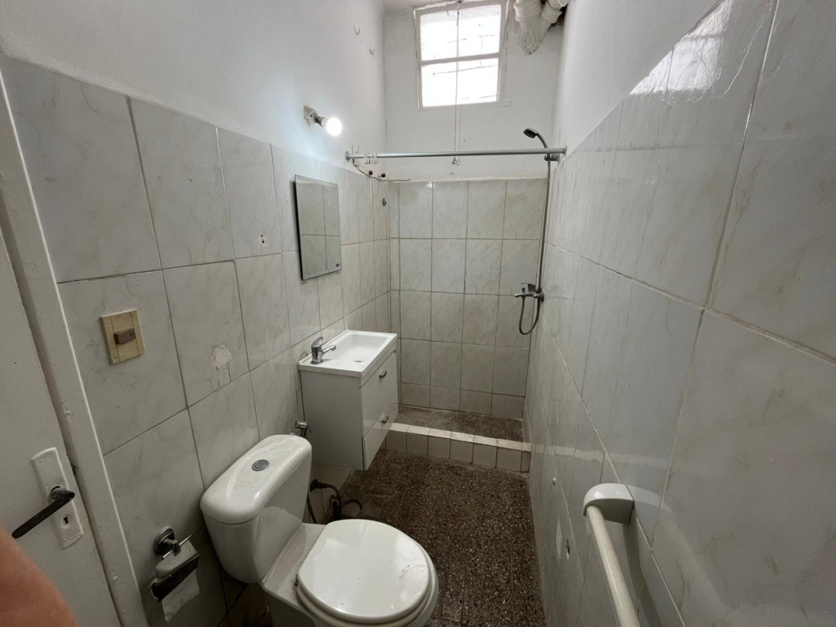 Apartamento ID.5917 - Alquiler Apartamento tipo Casa 1 Dormitorio Reducto Patio