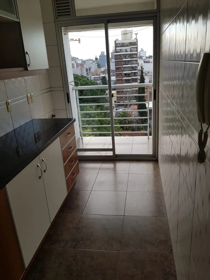 Apartamento ID.5366 - Alquiler Apartamento 1 Dormitorio Pocitos con balcón y garaje