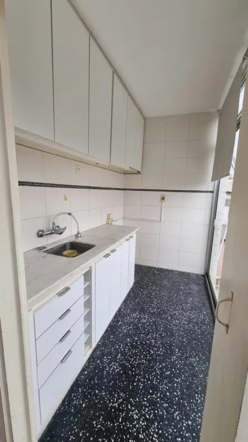 Apartamento ID.6829 - Alquiler Apartamento 2 Dormitorios Punta Carretas con cochera