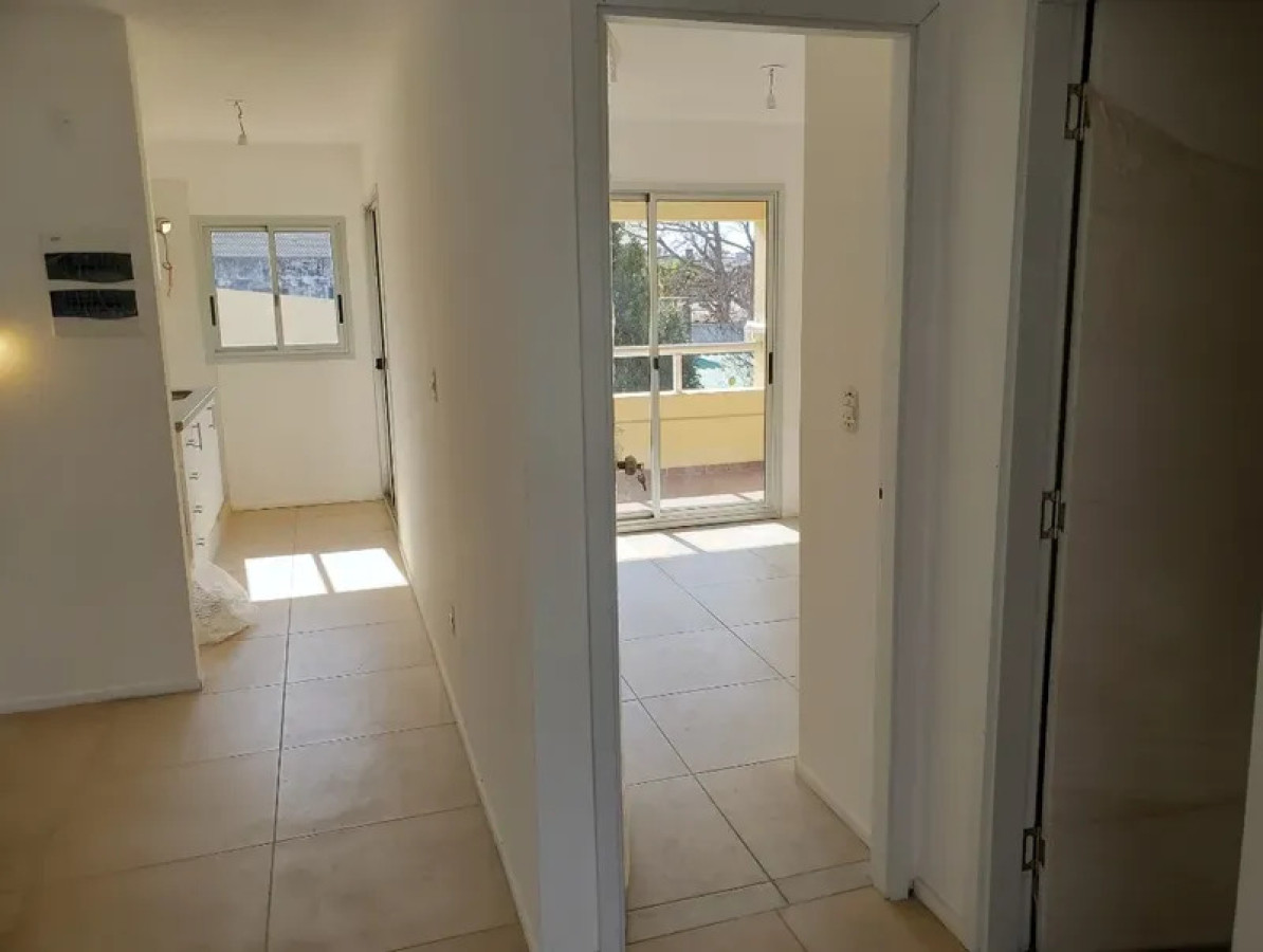 Apartamento ID.6617 - Venta con Renta Apartamento 2 Dormitorios Brazo Oriental