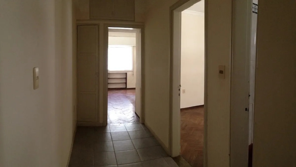 Apartamento ID.5142 - Venta y Alquiler Apartamento 2 Dormitorios Centro con balcon