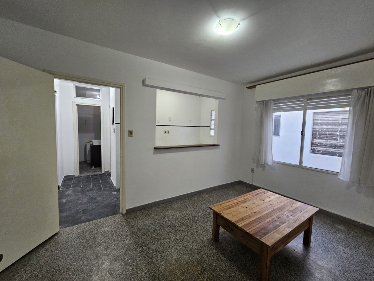 Apartamento ID.6531 - Alquiler Apartamento 1 Dormitorio Ciudad Vieja 