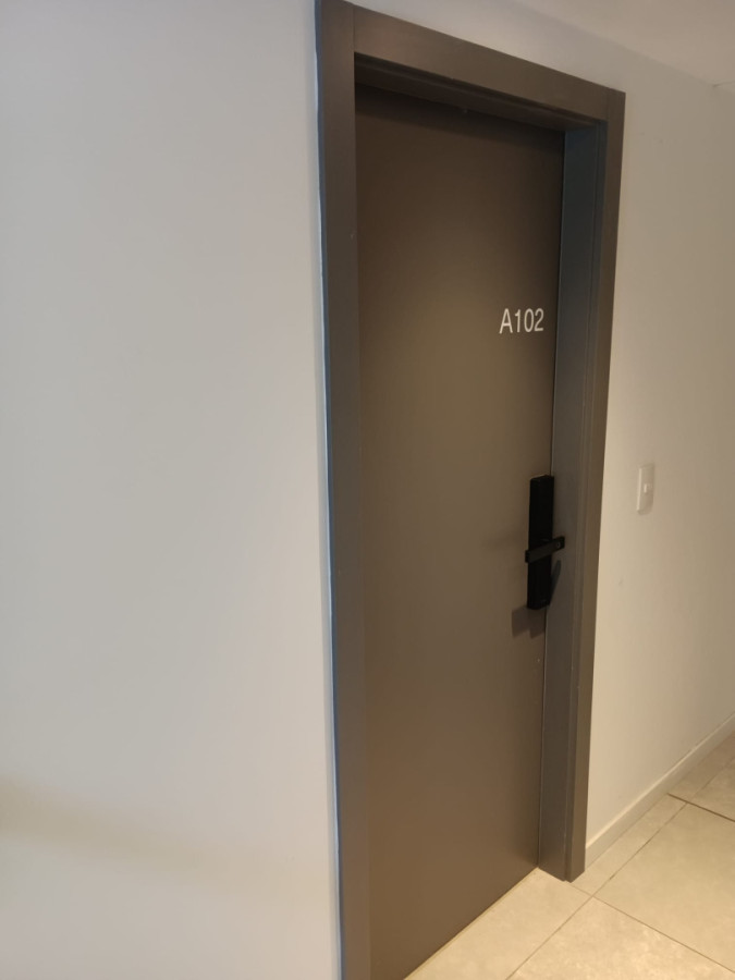 Apartamento ID.6025 - Alquiler Apartamento 1 Dormitorio Malvin con balcon y garaje