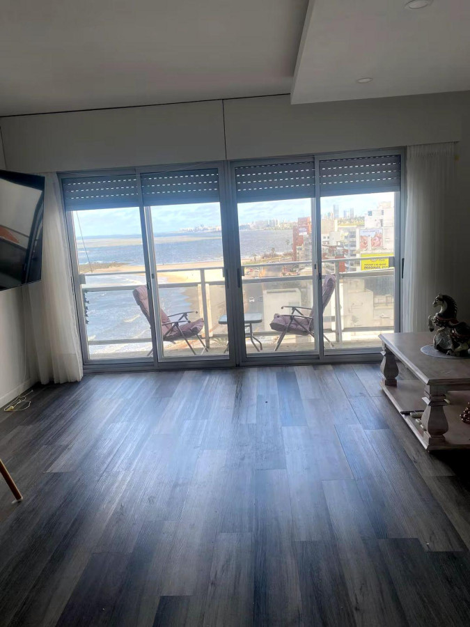 Apartamento ID.4361 - Alquiler Apartamento 3 Dormitorios Malvin Amoblado Frente a Playa