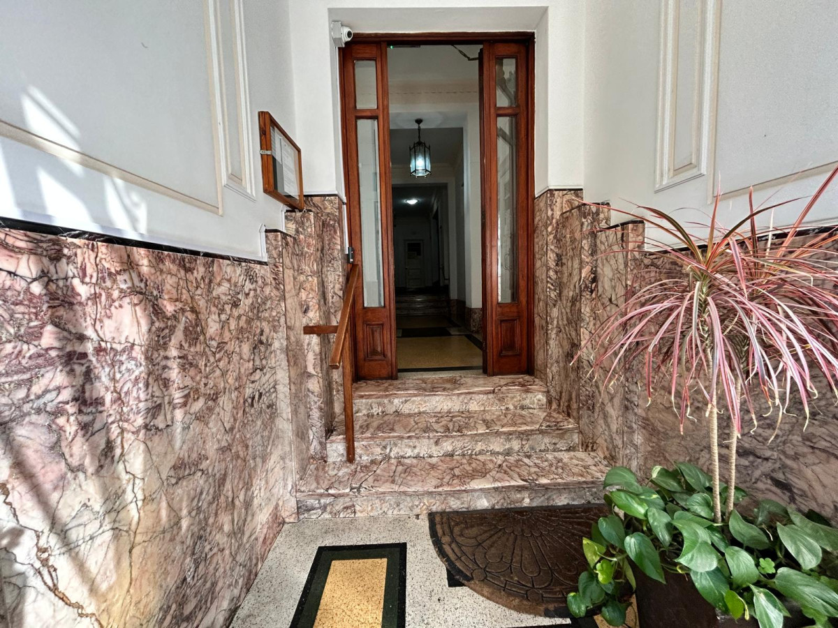 Apartamento ID.3536 - Venta Apartamento 2 Dormitorios Centro con Azotea Parrillero