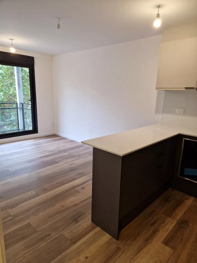 Apartamento ID.4604 - Alquiler Apartamento 1 Dormitorio Pocitos con balcón y garaje  