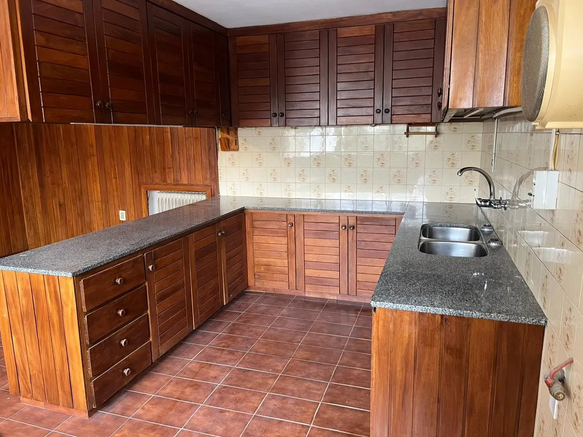 Apartamento ID.4986 - Alquiler Apartamento 4 Dormitorios Pocitos con balcon