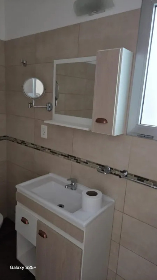 Apartamento ID.6827 - Alquiler Apartamento 1 Dormitorio La Comercial con patio 