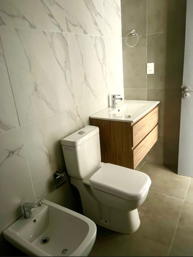 Apartamento ID.4088 - Alquiler Apartamento 1 Dormitorio Pocitos Balcón Cochera