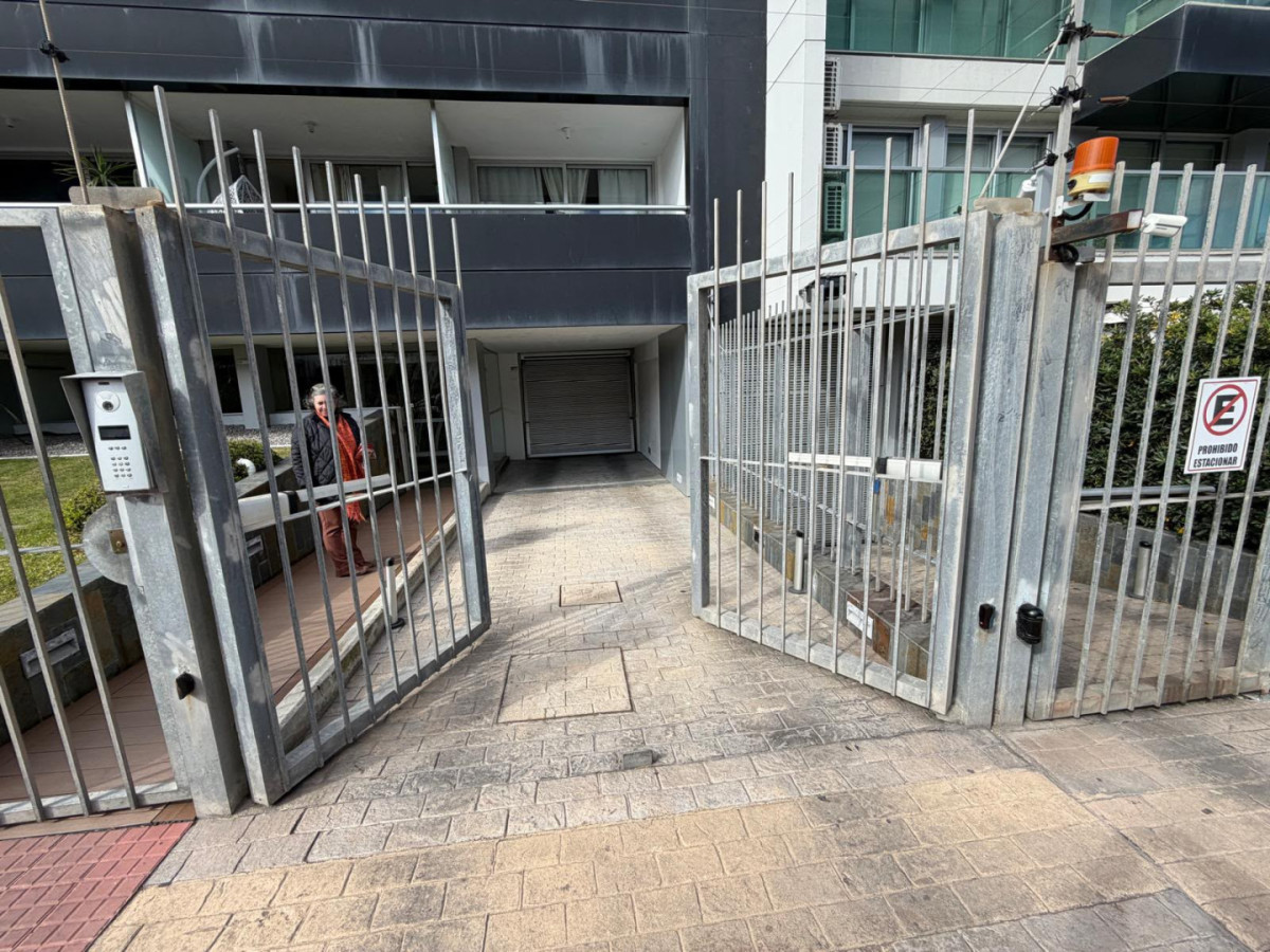 Apartamento ID.6966 - Venta Apartamento Monoambiente Malvin con garaje 