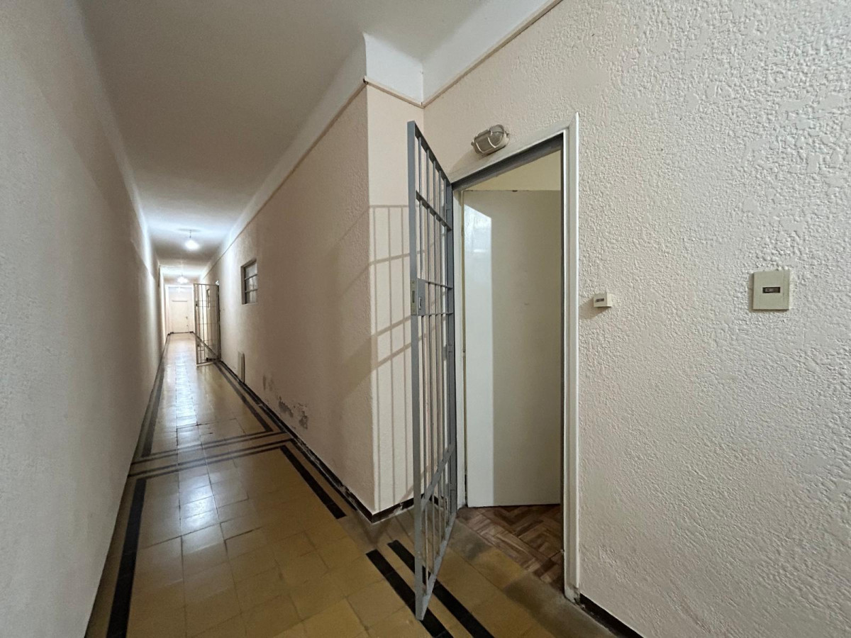 Apartamento ID.3019 - Venta con Renta Apartamento 2 Dormitorio La Comercial Patio