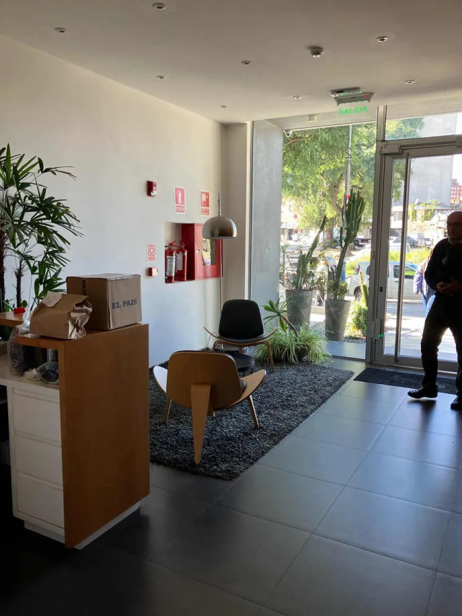 Apartamento ID.4789 - Alquiler Apartamento 2 Dormitorios Centro con balcón y garaje