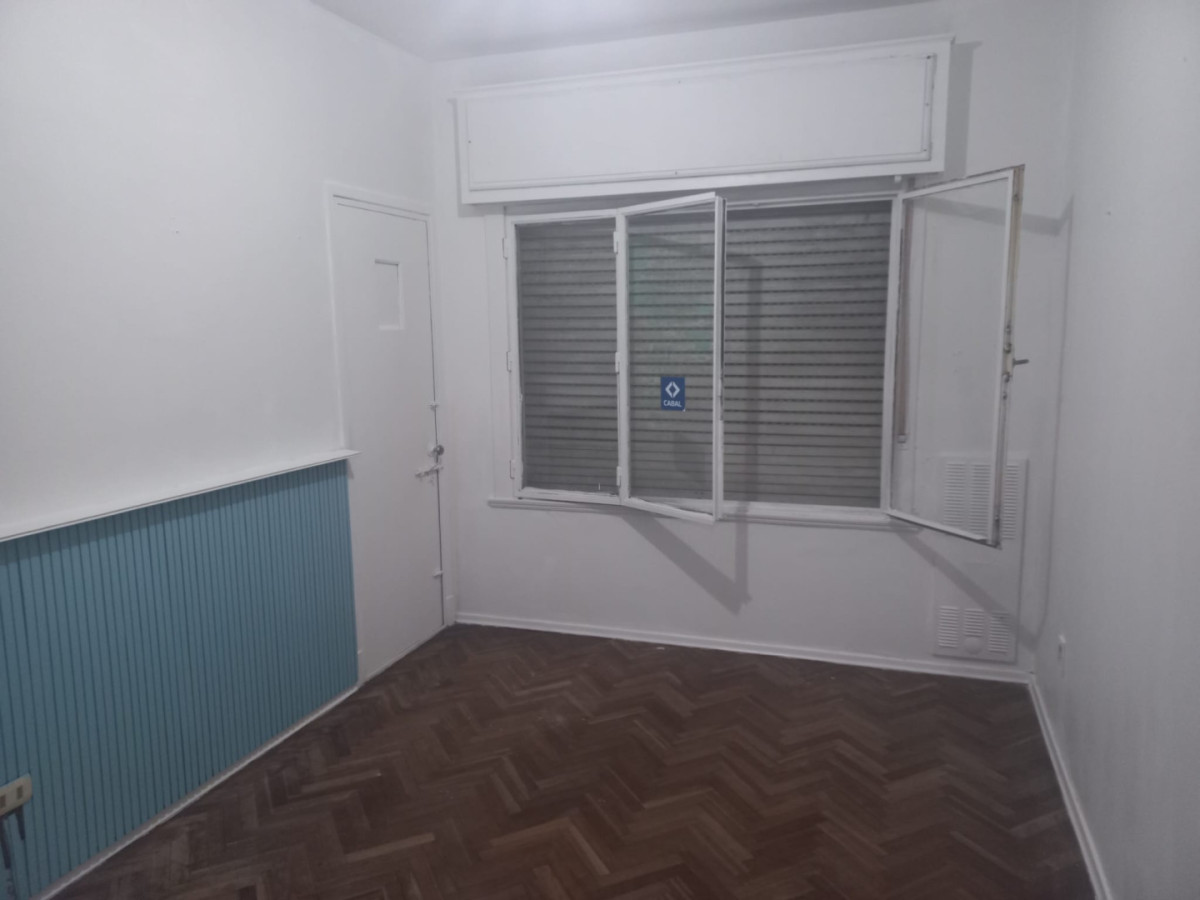 Apartamento ID.6326 - Alquiler Apartamento 4 Dormitorios La Comercial con patio